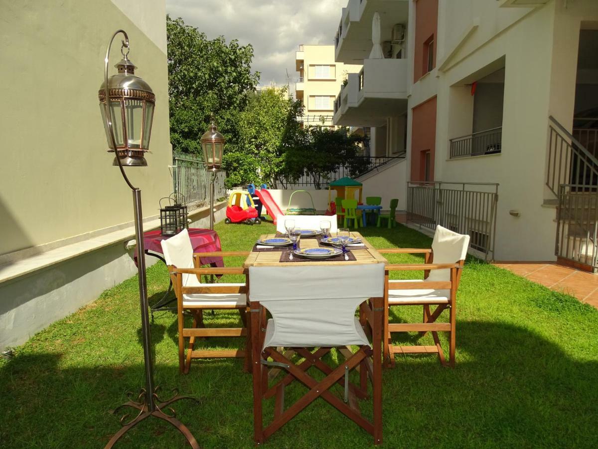 Dreamy Studio With Private Garden เอเธนส์ ภายนอก รูปภาพ