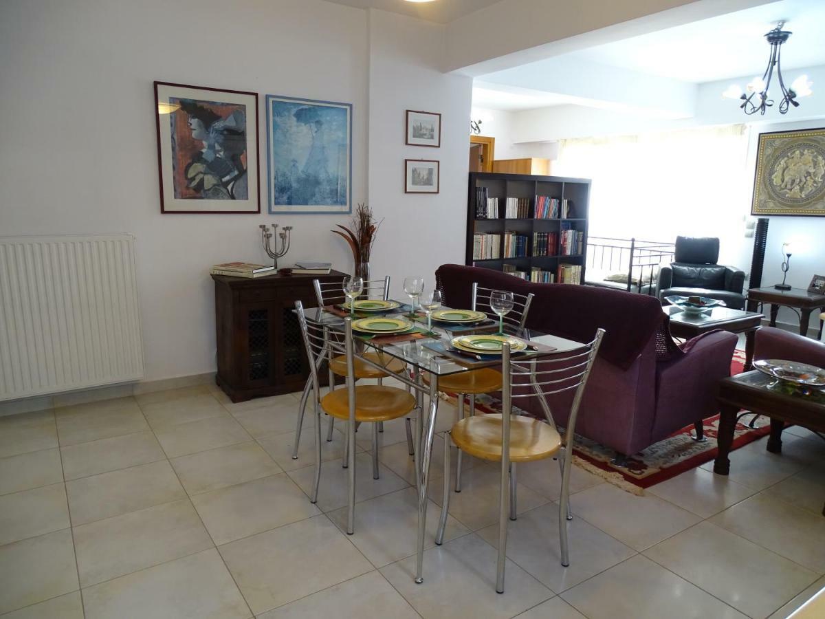 Dreamy Studio With Private Garden เอเธนส์ ภายนอก รูปภาพ