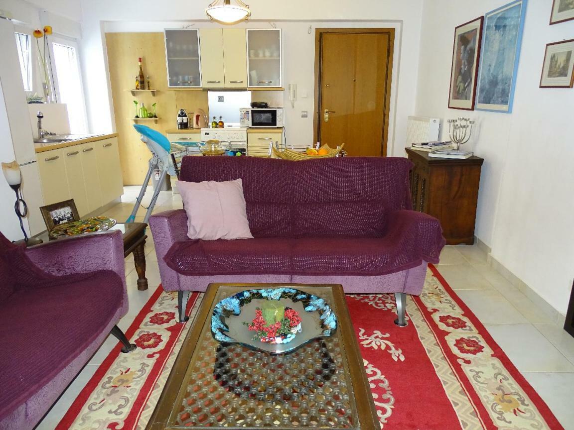 Dreamy Studio With Private Garden เอเธนส์ ภายนอก รูปภาพ